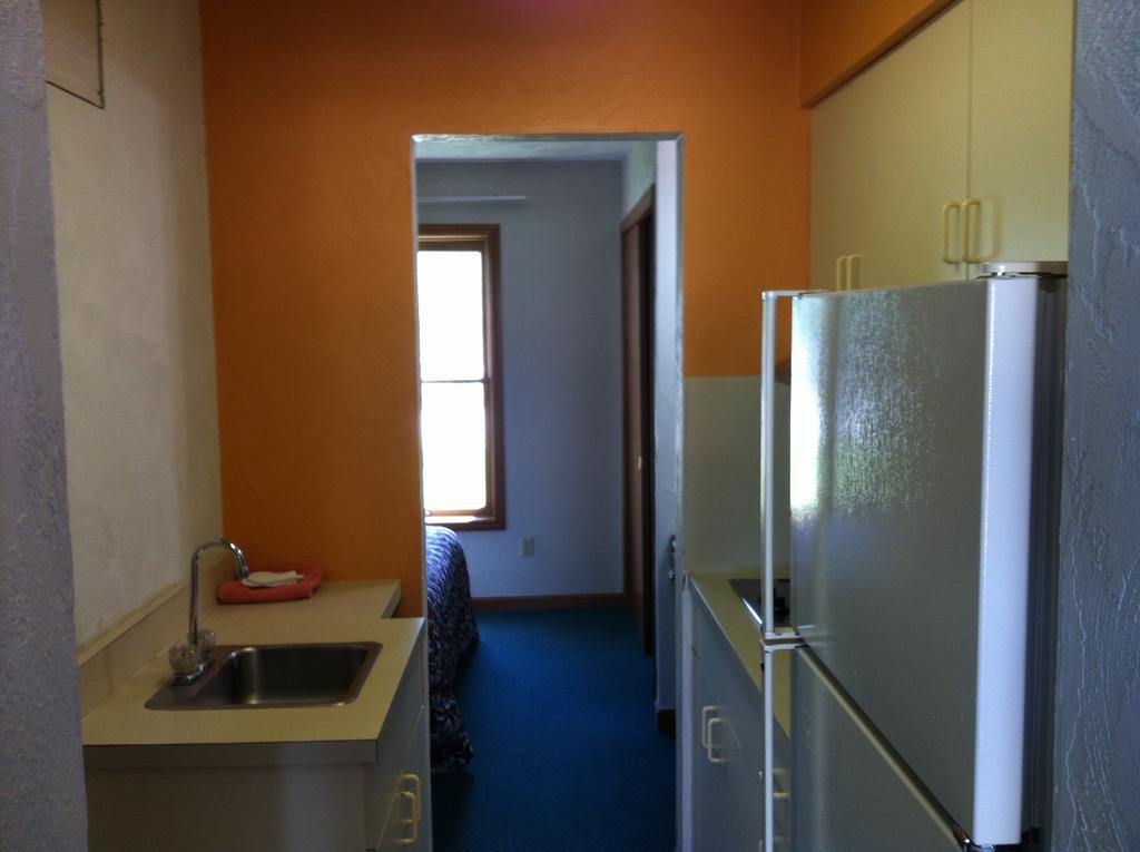 East Street Inn & Suites Tipton エクステリア 写真