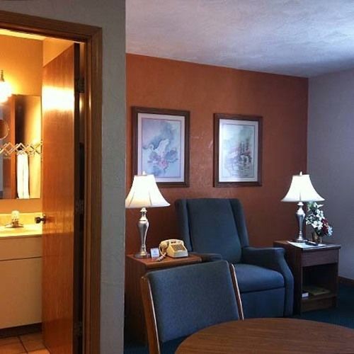 East Street Inn & Suites Tipton エクステリア 写真